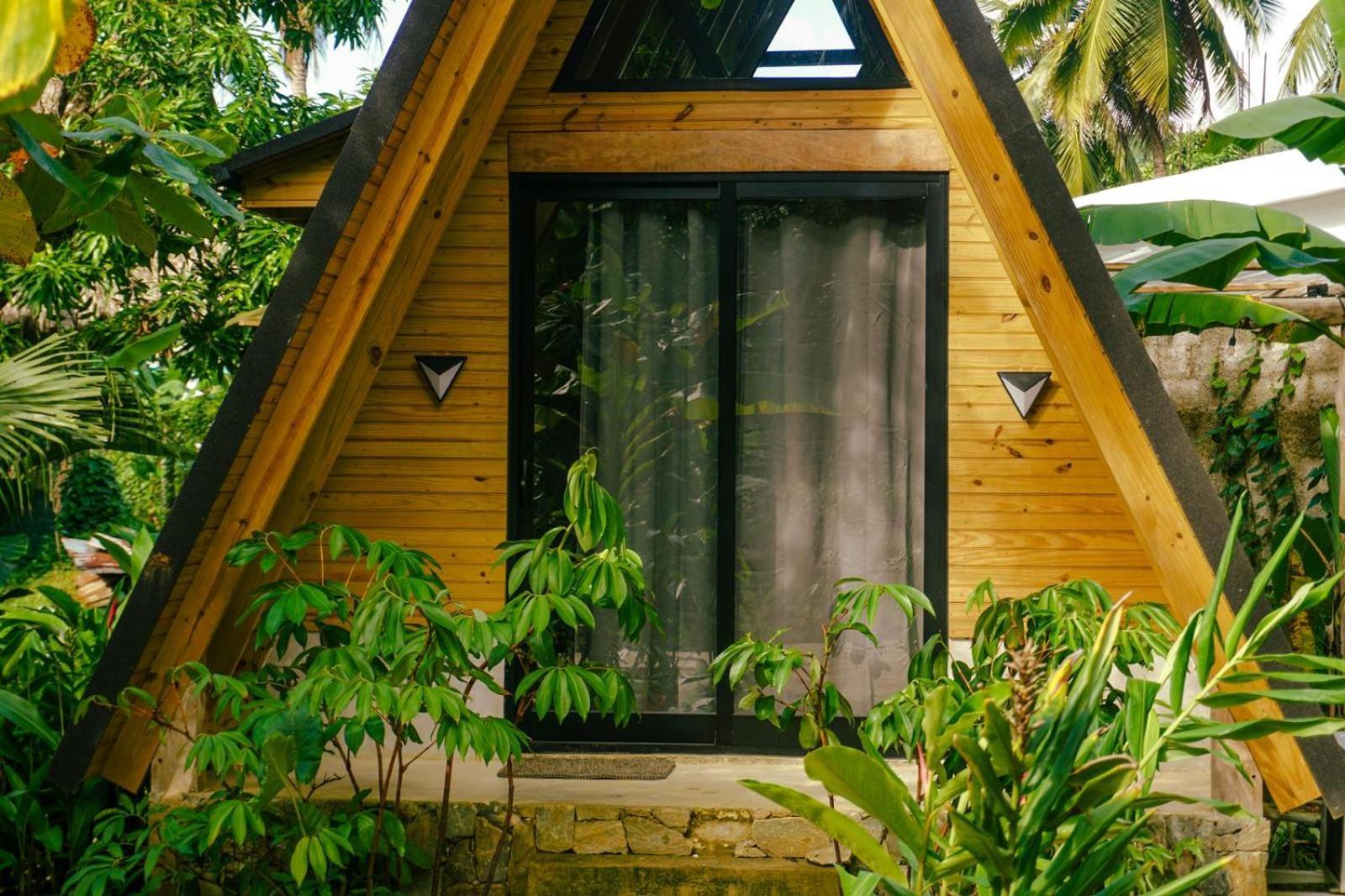 Leisy'S Garden Hostel & Rooms Samana エクステリア 写真
