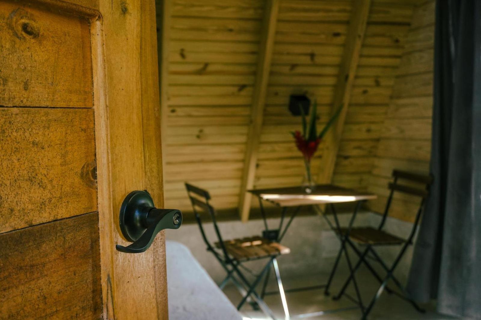 Leisy'S Garden Hostel & Rooms Samana エクステリア 写真