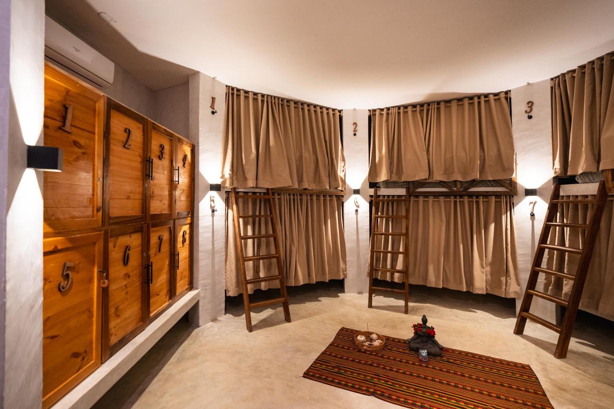 Leisy'S Garden Hostel & Rooms Samana エクステリア 写真