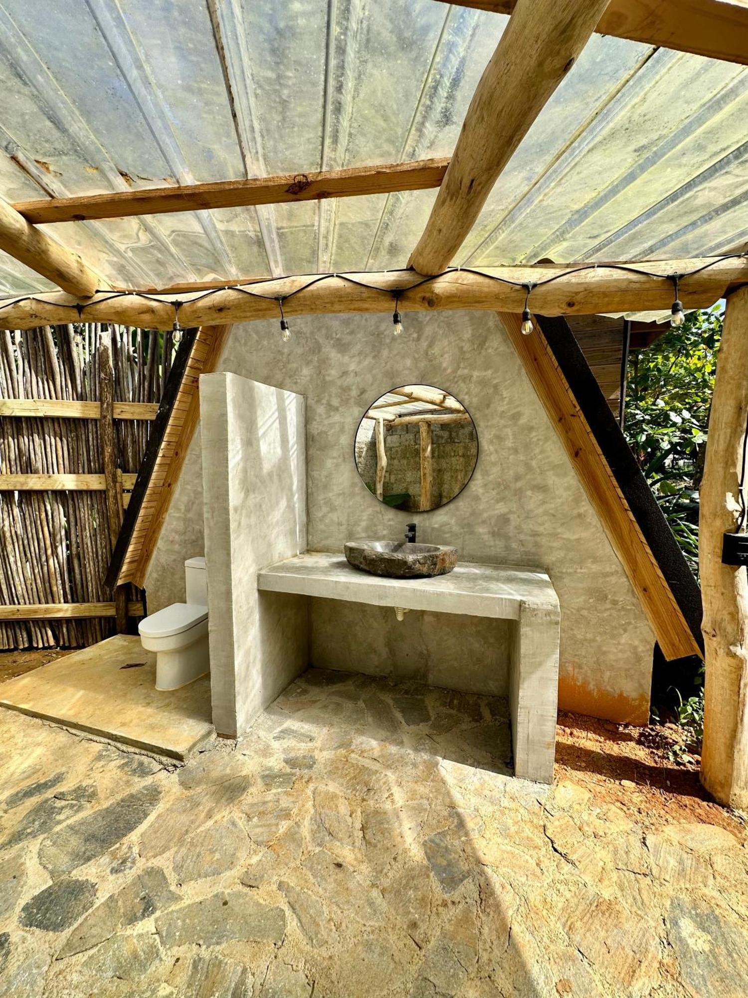 Leisy'S Garden Hostel & Rooms Samana エクステリア 写真